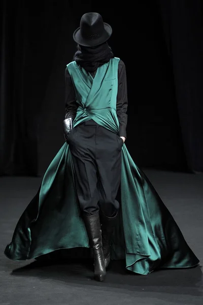 Look 24